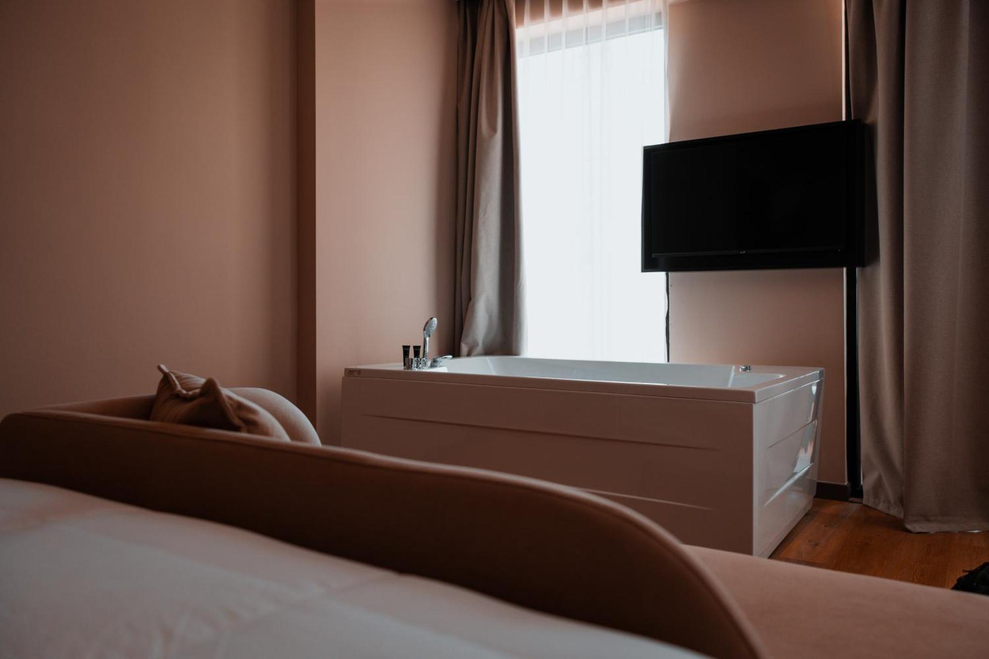Hotel Royal G Deluxe Škalngur Zewnętrze zdjęcie