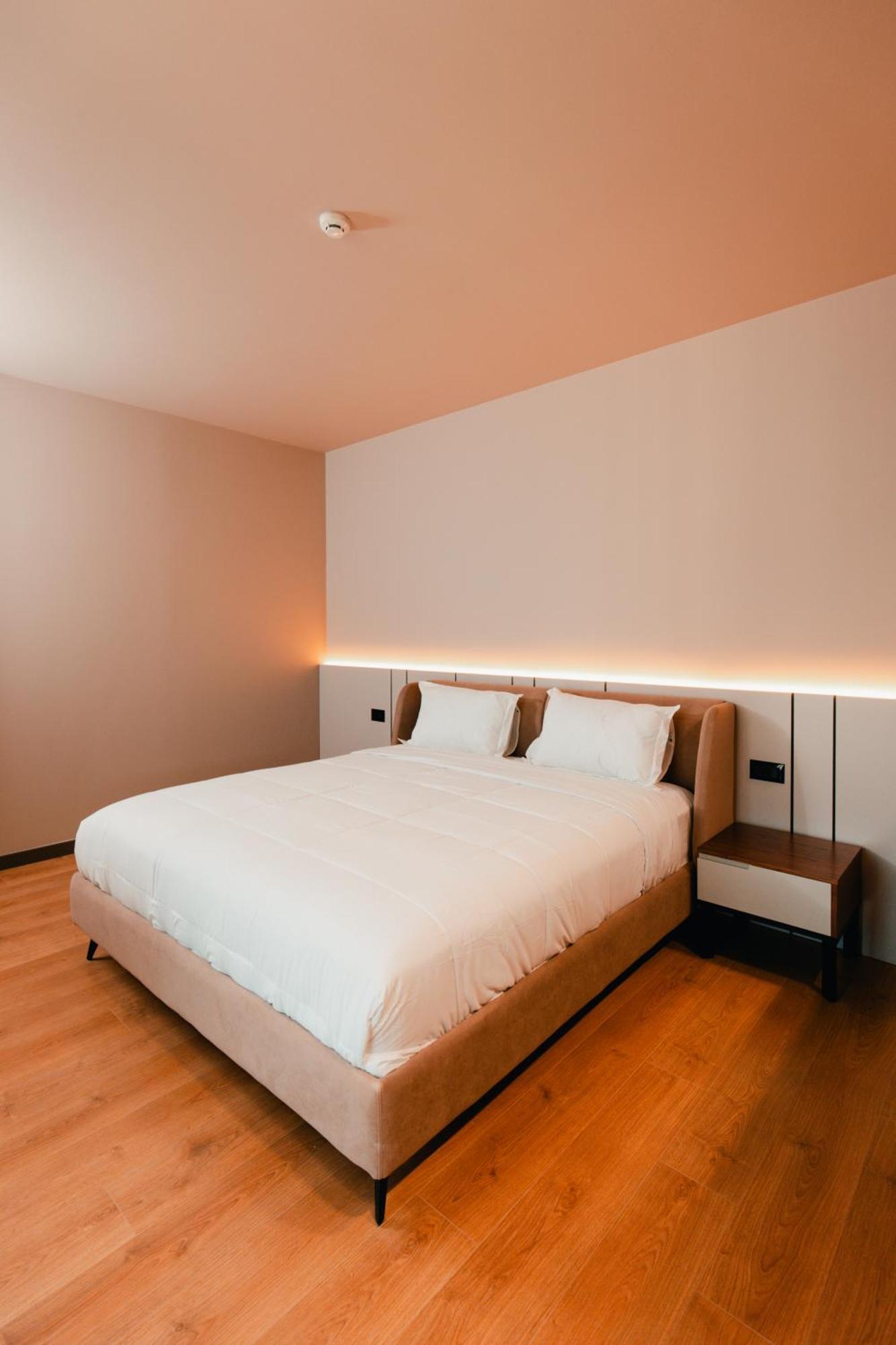 Hotel Royal G Deluxe Škalngur Zewnętrze zdjęcie